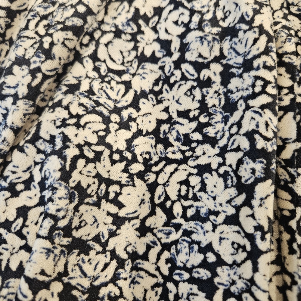 Hollister Crushed Velvet Skater Ditsy Floral Skirt Women's Small Black & Beige - Picture 9 of 9